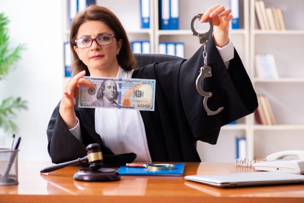 What is Cash Bail? Why Should You Avoid it?