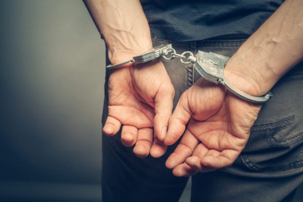 Never Spend Time in a Cell with a Walk-Through Bond